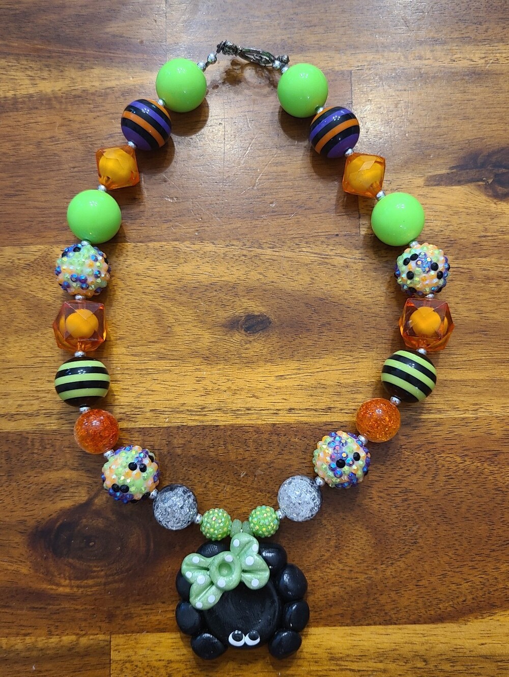 Cute Lime Green Spider Bow Chunky Bubblegum Necklace Halloween Costume Jewelry